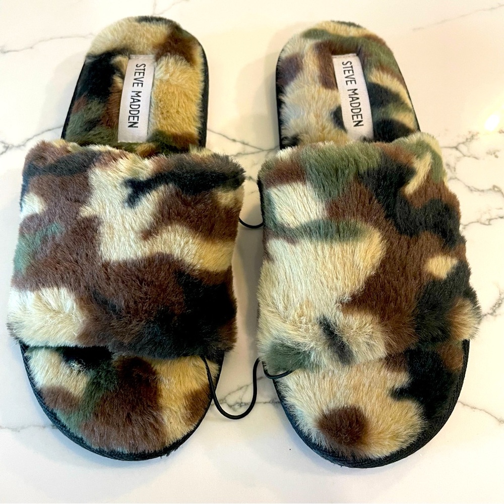 Steve Madden Camo Faux Fur Slip on Slippers